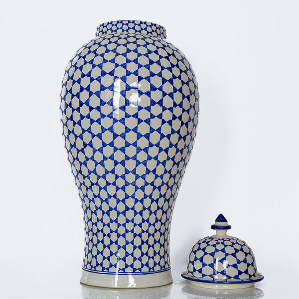 Web-Of-Mosaic-Design-vase2